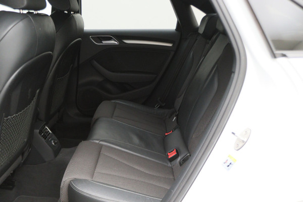Audi A3 Limousine 35 TFSI CoD Sport S Line Edition Automaat LED, Navigatie, Climate, Cruise, PDC, 18"
