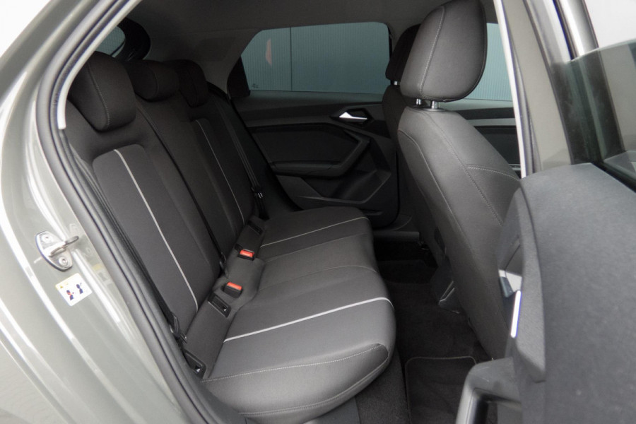Audi A1 Sportback 25 TFSI S edition | S-LINE | LED KOPLAMPEN | STOELVERWARMING | LED ACHTERLICHTEN | AFGEVLAKT STUUR