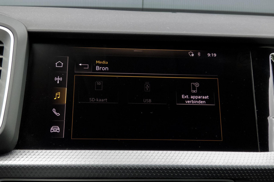 Audi A1 Sportback 25 TFSI S edition | S-LINE | LED KOPLAMPEN | STOELVERWARMING | LED ACHTERLICHTEN | AFGEVLAKT STUUR