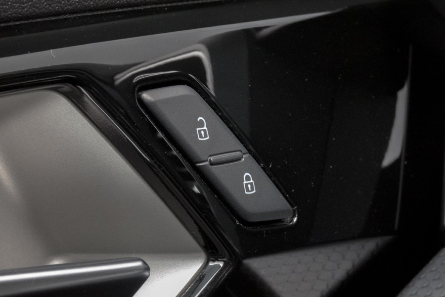 Audi A1 Sportback 25 TFSI S edition | S-LINE | LED KOPLAMPEN | STOELVERWARMING | LED ACHTERLICHTEN | AFGEVLAKT STUUR