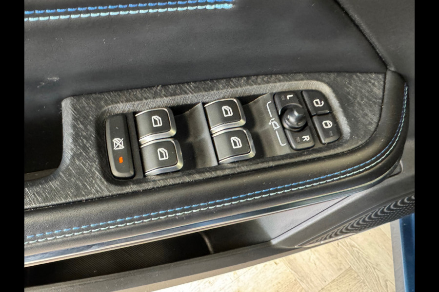 Lynk & Co 01 1.5 AUT. PLUG-IN HYBRIDE PANORAMADAK AIRCO CAMERA CRUISE PDC STOELVERWARMING APPLE CARPLAY