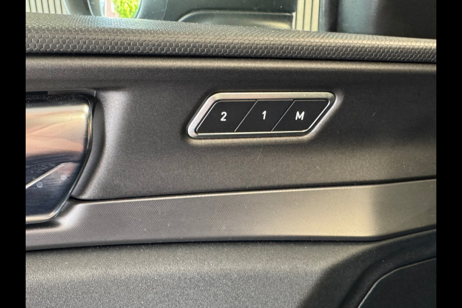 Lynk & Co 01 1.5 AUT. PLUG-IN HYBRIDE PANORAMADAK AIRCO CAMERA CRUISE PDC STOELVERWARMING APPLE CARPLAY