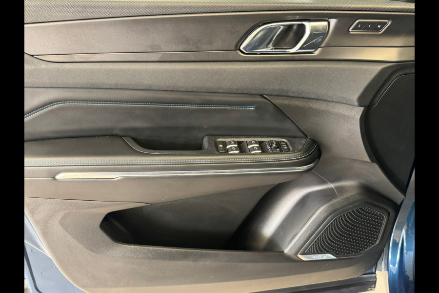 Lynk & Co 01 1.5 AUT. PLUG-IN HYBRIDE PANORAMADAK AIRCO CAMERA CRUISE PDC STOELVERWARMING APPLE CARPLAY