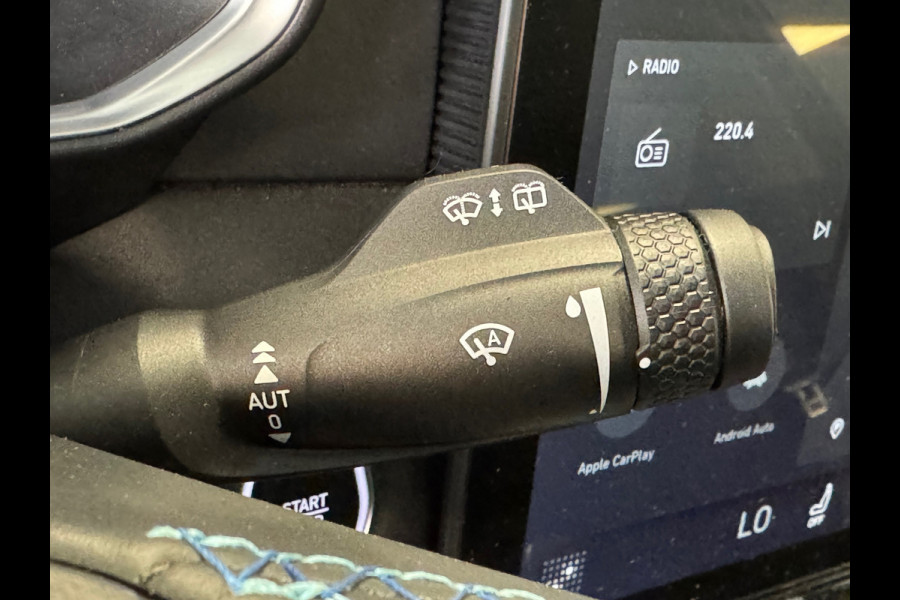 Lynk & Co 01 1.5 AUT. PLUG-IN HYBRIDE PANORAMADAK AIRCO CAMERA CRUISE PDC STOELVERWARMING APPLE CARPLAY