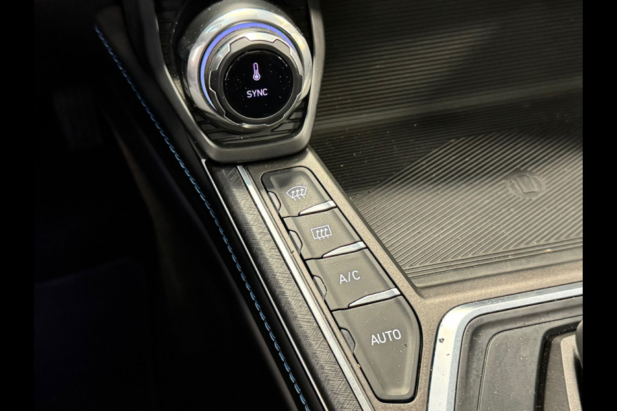 Lynk & Co 01 1.5 AUT. PLUG-IN HYBRIDE PANORAMADAK AIRCO CAMERA CRUISE PDC STOELVERWARMING APPLE CARPLAY
