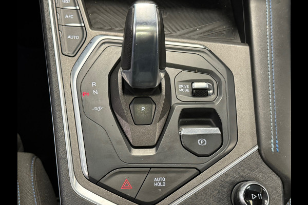 Lynk & Co 01 1.5 AUT. PLUG-IN HYBRIDE PANORAMADAK AIRCO CAMERA CRUISE PDC STOELVERWARMING APPLE CARPLAY