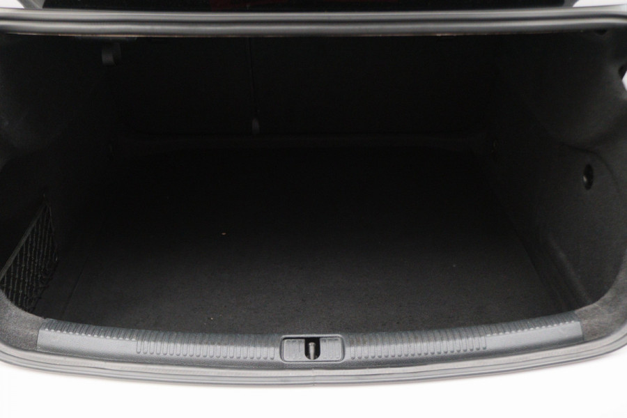 Audi A3 Limousine 35 TFSI CoD Sport S Line Edition Automaat LED, Navigatie, Climate, Cruise, PDC, 18"
