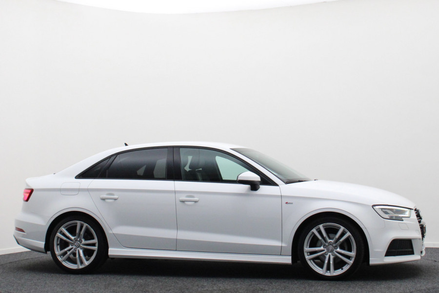 Audi A3 Limousine 35 TFSI CoD Sport S Line Edition Automaat LED, Navigatie, Climate, Cruise, PDC, 18"