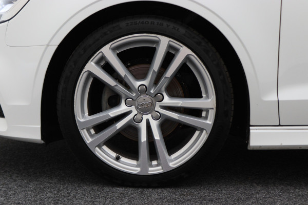Audi A3 Limousine 35 TFSI CoD Sport S Line Edition Automaat LED, Navigatie, Climate, Cruise, PDC, 18"
