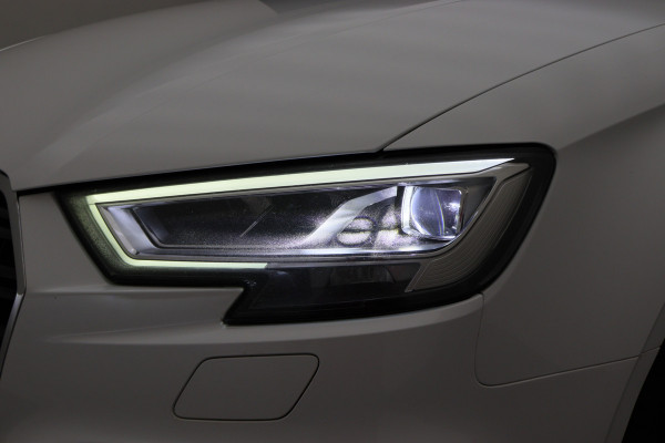 Audi A3 Limousine 35 TFSI CoD Sport S Line Edition Automaat LED, Navigatie, Climate, Cruise, PDC, 18"