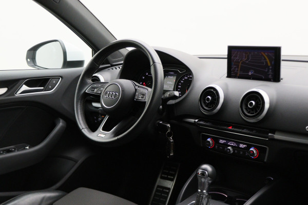 Audi A3 Limousine 35 TFSI CoD Sport S Line Edition Automaat LED, Navigatie, Climate, Cruise, PDC, 18"