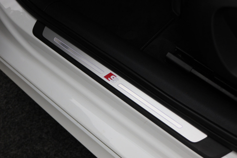 Audi A3 Limousine 35 TFSI CoD Sport S Line Edition Automaat LED, Navigatie, Climate, Cruise, PDC, 18"