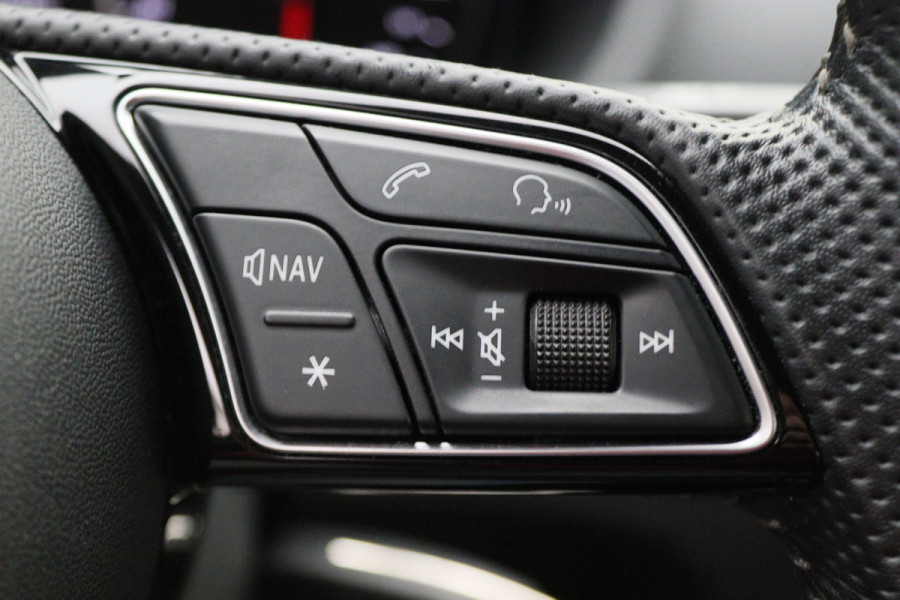 Audi A3 Limousine 35 TFSI CoD Sport S Line Edition Automaat LED, Navigatie, Climate, Cruise, PDC, 18"