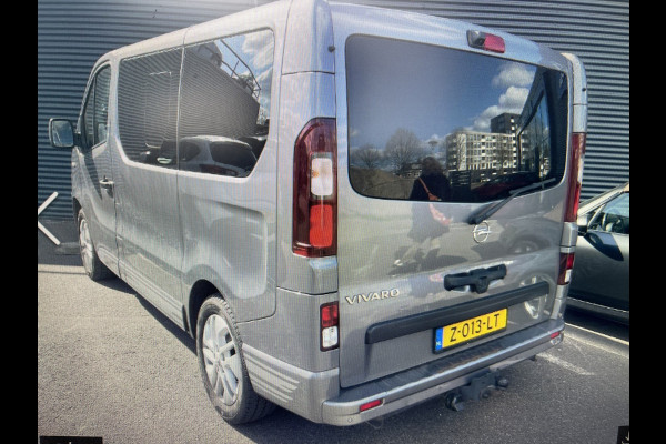 Opel Vivaro Combi 1.6 CDTI L1H1 Innovation / 8 persoons / vaste prijs rijklaar € 21.950 marge / vrij van btw / euro 6 diesel / airco / cruise / camera / trekhaak / metallic lak / lichtmetalen velgen