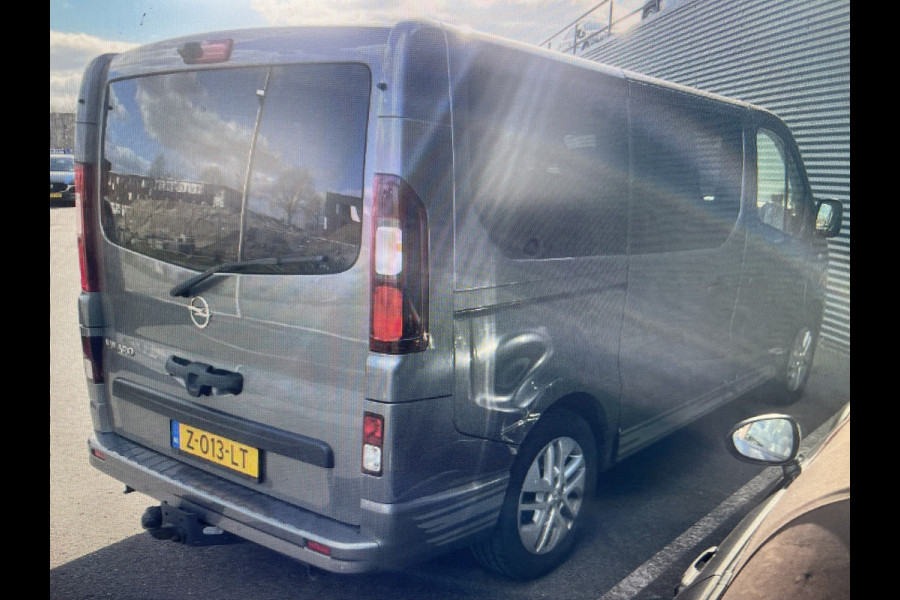 Opel Vivaro Combi 1.6 CDTI L1H1 Innovation / 8 persoons / vaste prijs rijklaar € 21.950 marge / vrij van btw / euro 6 diesel / airco / cruise / camera / trekhaak / metallic lak / lichtmetalen velgen