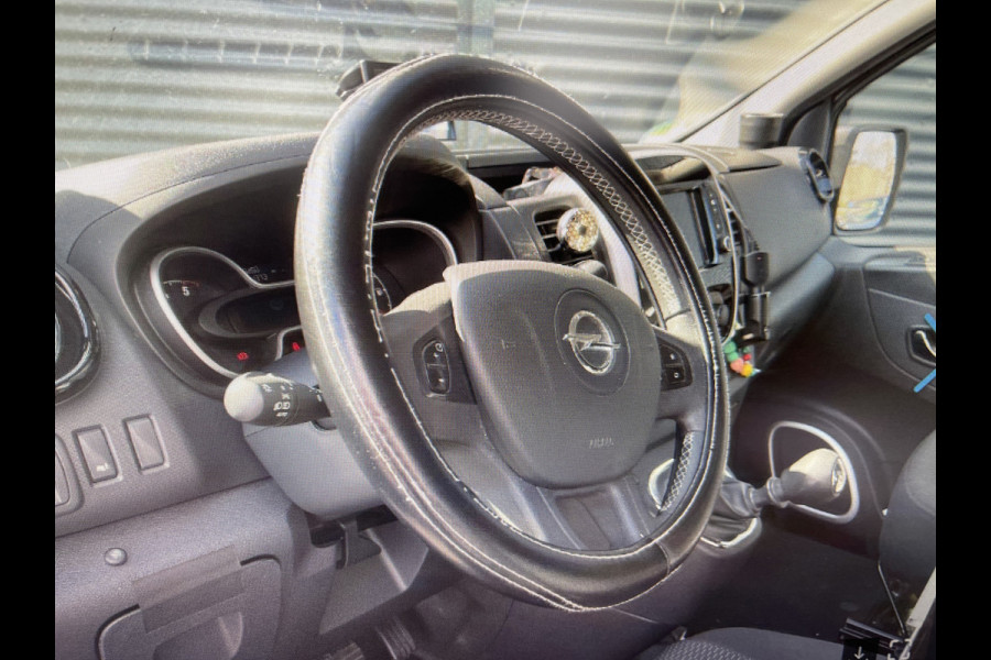 Opel Vivaro Combi 1.6 CDTI L1H1 Innovation / 8 persoons / vaste prijs rijklaar € 21.950 marge / vrij van btw / euro 6 diesel / airco / cruise / camera / trekhaak / metallic lak / lichtmetalen velgen