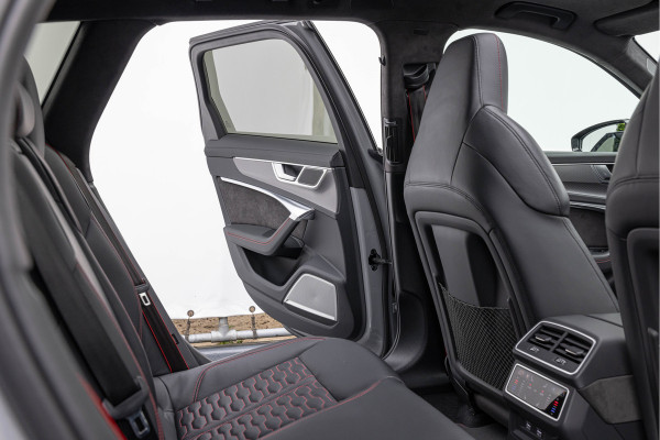 Audi RS6 Avant 4.0 TFSI 600pk Quattro Pano Keramisch B&O advanced Carbon HuD