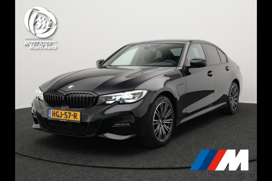 BMW 3-serie 330e M Sport Plug In Hybrid Dealer O.H PHEV | Lederen Sportstoelen Verwarmd | Apple Carplay | Navi Full Map | Virtual Cockpit | Sfeerverlichting | 18"L.M |