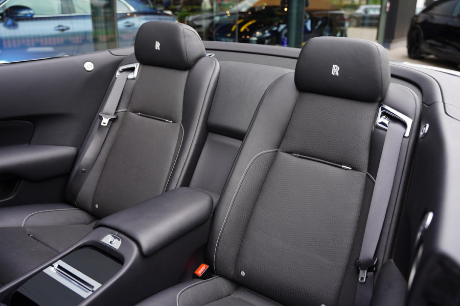 Rolls-Royce Dawn 6.6 V12 Bespoke Audio Head up