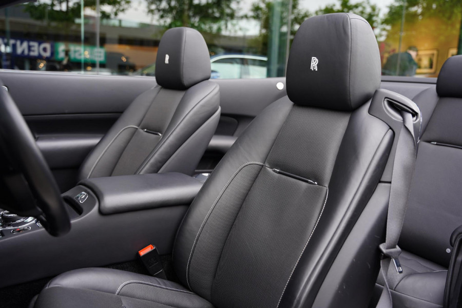 Rolls-Royce Dawn 6.6 V12 Bespoke Audio Head up
