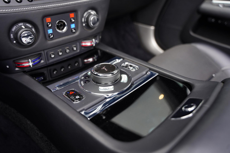 Rolls-Royce Dawn 6.6 V12 Bespoke Audio Head up