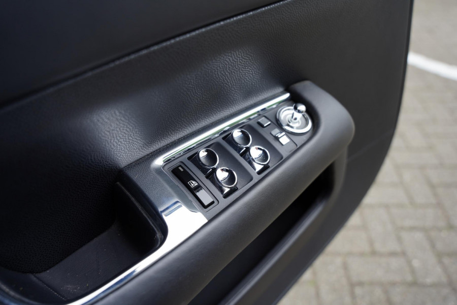 Rolls-Royce Dawn 6.6 V12 Bespoke Audio Head up