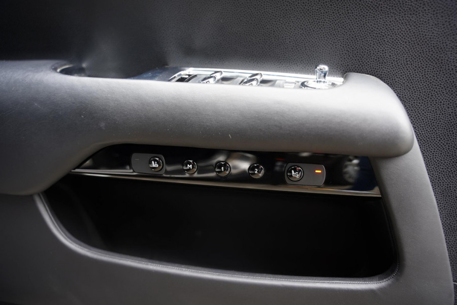 Rolls-Royce Dawn 6.6 V12 Bespoke Audio Head up
