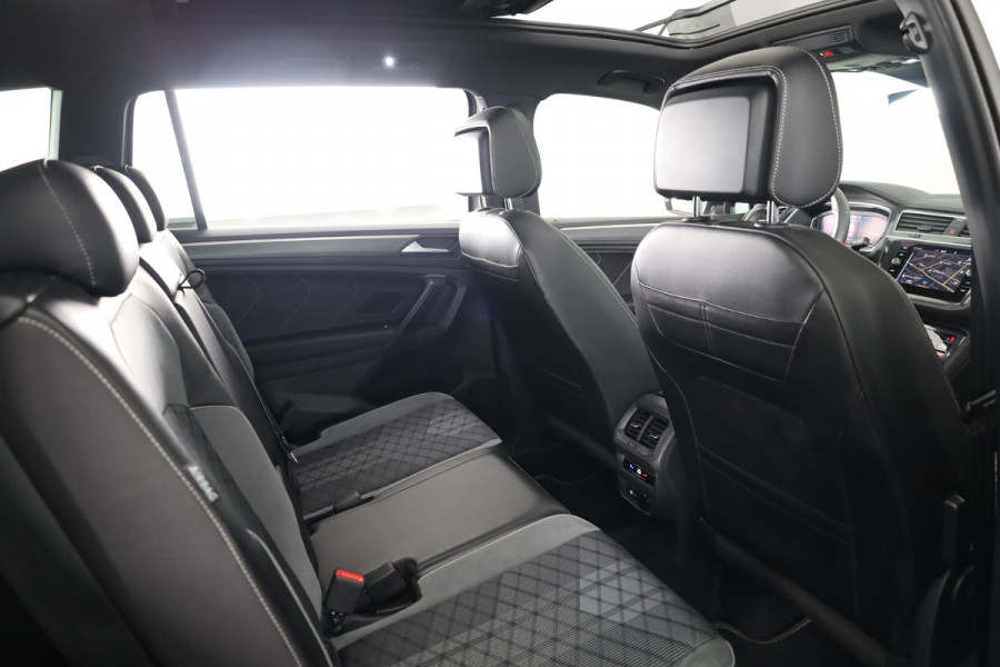 Volkswagen Tiguan Allspace 1.5 TSI R-Line Business 7p. 150 pk | Verlengde garantie | Navigatie | Panoramadak | Parkeersensoren | Adaptieve cruise control | Stoelverwarming | Matrix LED koplampen |