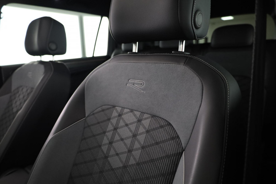 Volkswagen Tiguan Allspace 1.5 TSI R-Line Business 7p. 150 pk | Verlengde garantie | Navigatie | Panoramadak | Parkeersensoren | Adaptieve cruise control | Stoelverwarming | Matrix LED koplampen |