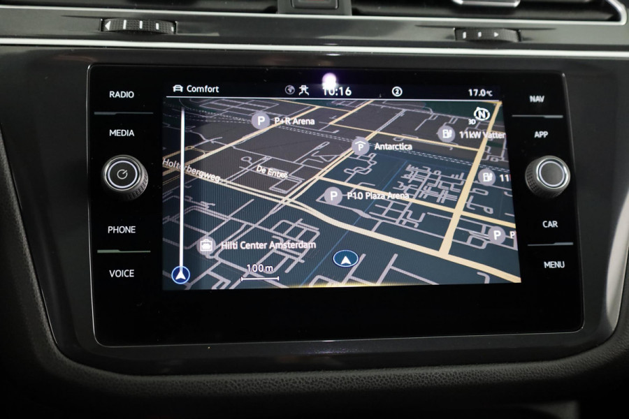 Volkswagen Tiguan Allspace 1.5 TSI R-Line Business 7p. 150 pk | Verlengde garantie | Navigatie | Panoramadak | Parkeersensoren | Adaptieve cruise control | Stoelverwarming | Matrix LED koplampen |