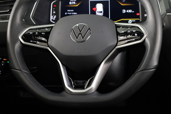 Volkswagen Tiguan Allspace 1.5 TSI R-Line Business 7p. 150 pk | Verlengde garantie | Navigatie | Panoramadak | Parkeersensoren | Adaptieve cruise control | Stoelverwarming | Matrix LED koplampen |
