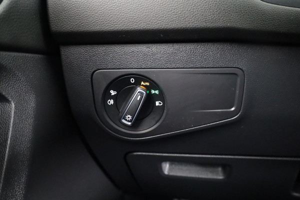 Volkswagen Tiguan Allspace 1.5 TSI R-Line Business 7p. 150 pk | Verlengde garantie | Navigatie | Panoramadak | Parkeersensoren | Adaptieve cruise control | Stoelverwarming | Matrix LED koplampen |