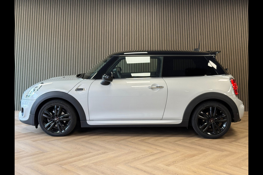 MINI Mini 1.5 Cooper JOHN COOPER WORKS EDITION AUT. NAVIGATIE PDC CRUISE APPLE CARPLAY STOELVERWARMING AIRCO START/STOP
