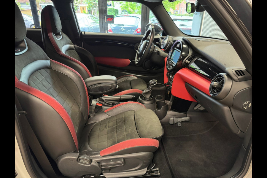 MINI Mini 1.5 Cooper JOHN COOPER WORKS EDITION AUT. NAVIGATIE PDC CRUISE APPLE CARPLAY STOELVERWARMING AIRCO START/STOP