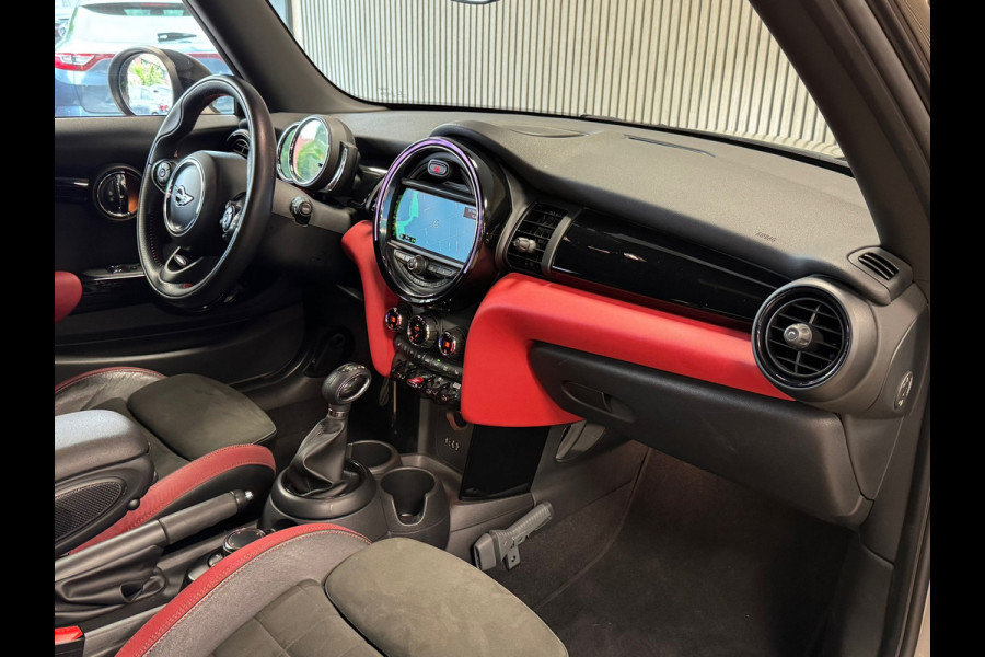 MINI Mini 1.5 Cooper JOHN COOPER WORKS EDITION AUT. NAVIGATIE PDC CRUISE APPLE CARPLAY STOELVERWARMING AIRCO START/STOP