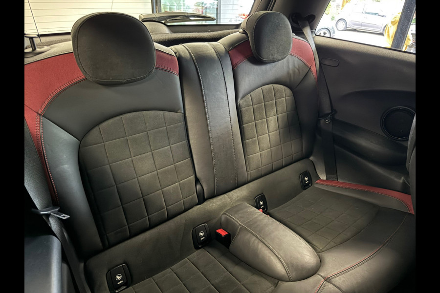 MINI Mini 1.5 Cooper JOHN COOPER WORKS EDITION AUT. NAVIGATIE PDC CRUISE APPLE CARPLAY STOELVERWARMING AIRCO START/STOP