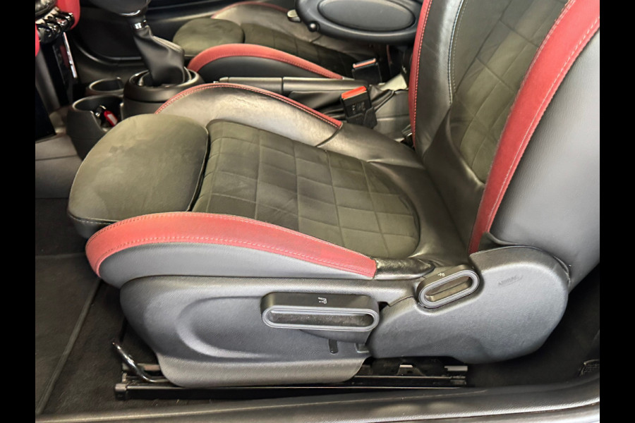 MINI Mini 1.5 Cooper JOHN COOPER WORKS EDITION AUT. NAVIGATIE PDC CRUISE APPLE CARPLAY STOELVERWARMING AIRCO START/STOP