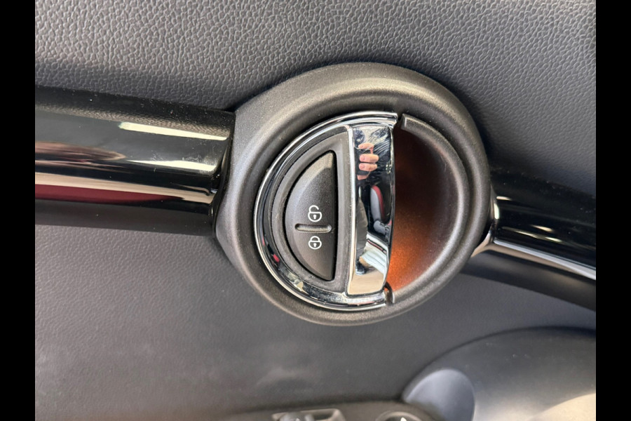 MINI Mini 1.5 Cooper JOHN COOPER WORKS EDITION AUT. NAVIGATIE PDC CRUISE APPLE CARPLAY STOELVERWARMING AIRCO START/STOP