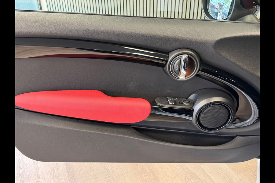 MINI Mini 1.5 Cooper JOHN COOPER WORKS EDITION AUT. NAVIGATIE PDC CRUISE APPLE CARPLAY STOELVERWARMING AIRCO START/STOP