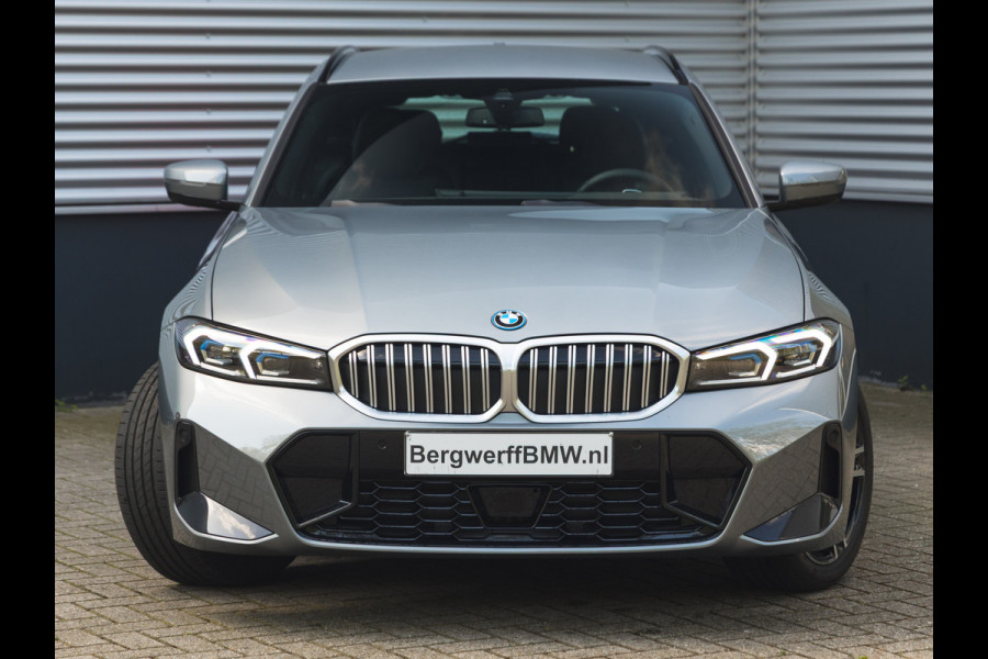 BMW 3 Serie Touring 330e M-Sport - ACC - Trekhaak - Hifi - Stuurwiel verwarmd - Camera