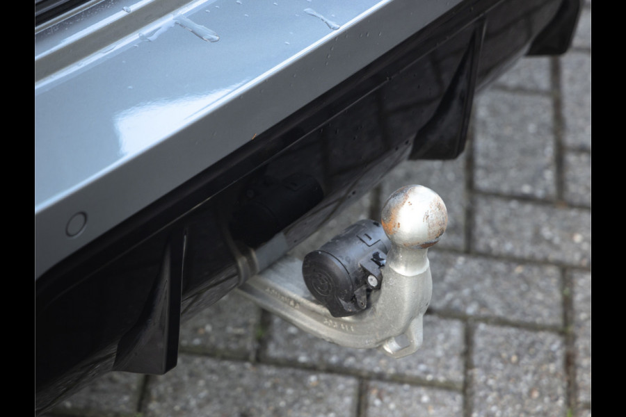 BMW 3 Serie Touring 330e M-Sport - ACC - Trekhaak - Hifi - Stuurwiel verwarmd - Camera
