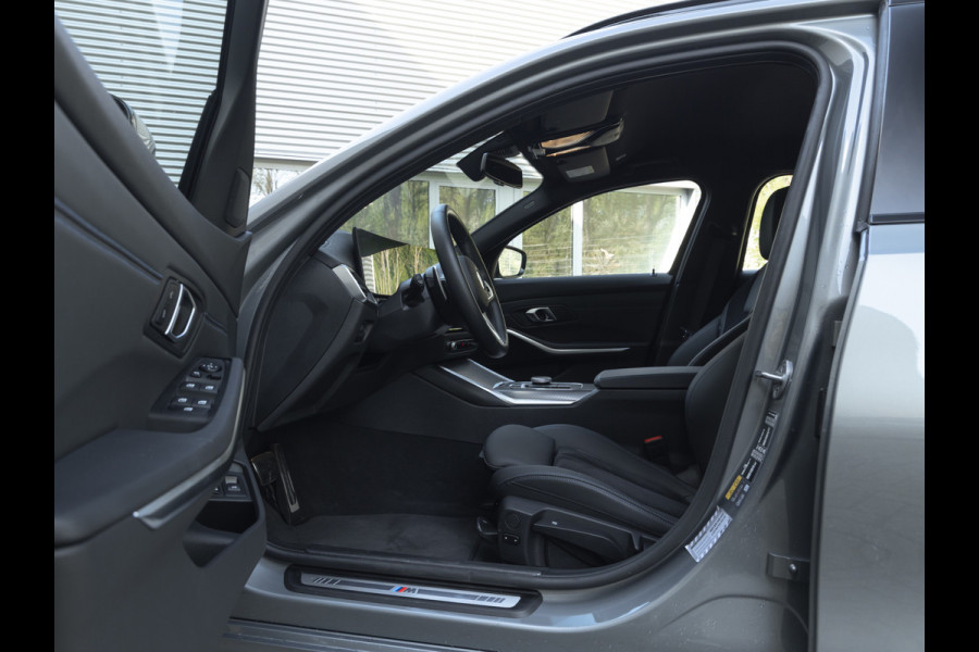 BMW 3 Serie Touring 330e M-Sport - ACC - Trekhaak - Hifi - Stuurwiel verwarmd - Camera