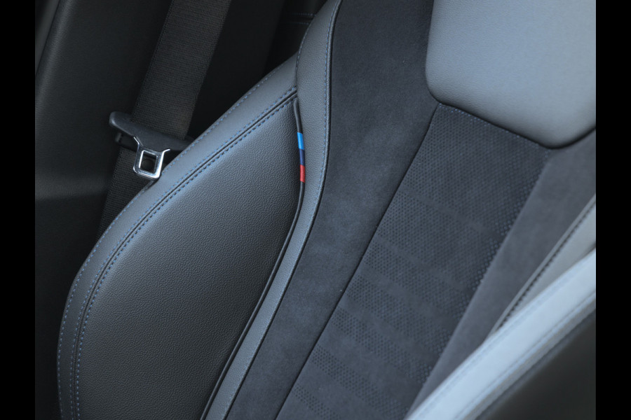 BMW 3 Serie Touring 330e M-Sport - ACC - Trekhaak - Hifi - Stuurwiel verwarmd - Camera