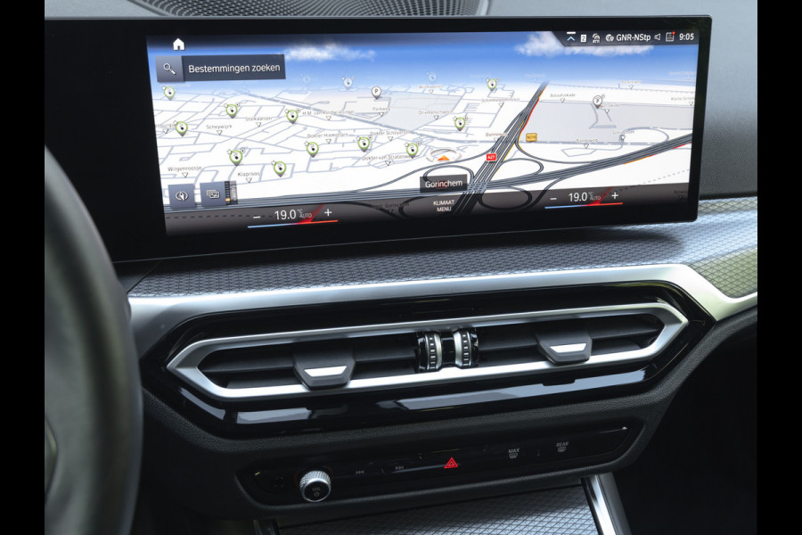 BMW 3 Serie Touring 330e M-Sport - ACC - Trekhaak - Hifi - Stuurwiel verwarmd - Camera
