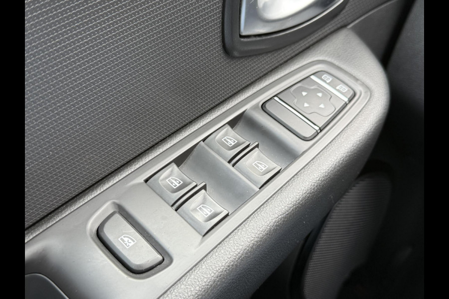 Renault Clio 0.9 TCe Limited Navi,Airco,Cruise,PDC,Bluetooth,Elek ramen,Lm velgen,Keyless,N.A.P,APK tot 06-2026