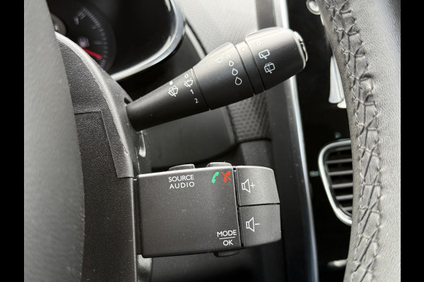 Renault Clio 0.9 TCe Limited Navi,Airco,Cruise,PDC,Bluetooth,Elek ramen,Lm velgen,Keyless,N.A.P,APK tot 06-2026