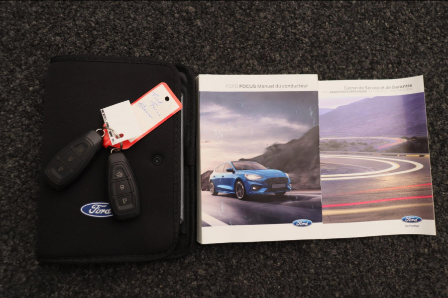 Ford FOCUS Wagon 1.0 EcoBoost *ST Line* Pano/dak Elektrische/Trekhaak 1e Eigenaar
