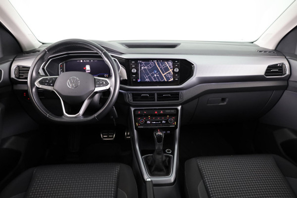 Volkswagen T-Cross 1.0 TSI R-Line 110 pk Automaat (DSG) | Navigatie | Parkeersensoren | Adaptieve cruise control | Autom. airco | Stoelverwarming | Digitaal instrumentenpaneel |