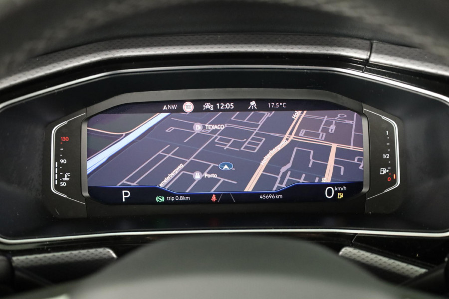 Volkswagen T-Cross 1.0 TSI R-Line 110 pk Automaat (DSG) | Navigatie | Parkeersensoren | Adaptieve cruise control | Autom. airco | Stoelverwarming | Digitaal instrumentenpaneel |