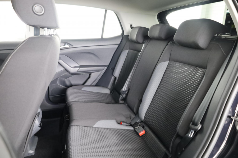 Volkswagen T-Cross 1.0 TSI R-Line 110 pk Automaat (DSG) | Navigatie | Parkeersensoren | Adaptieve cruise control | Autom. airco | Stoelverwarming | Digitaal instrumentenpaneel |